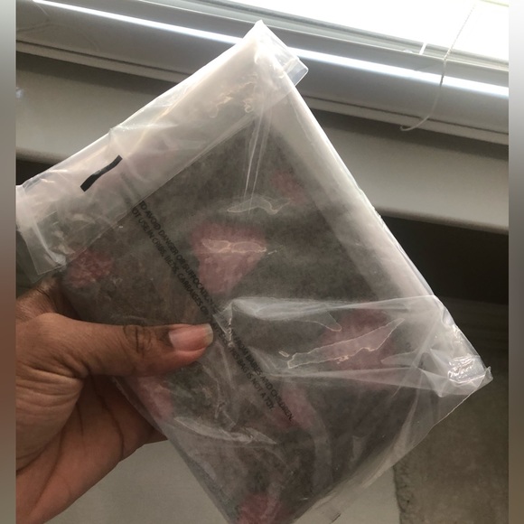 Coach Corner Zip Wristlet In Signature Canvas With Wild Strawberry Print - Picture 7 of 7